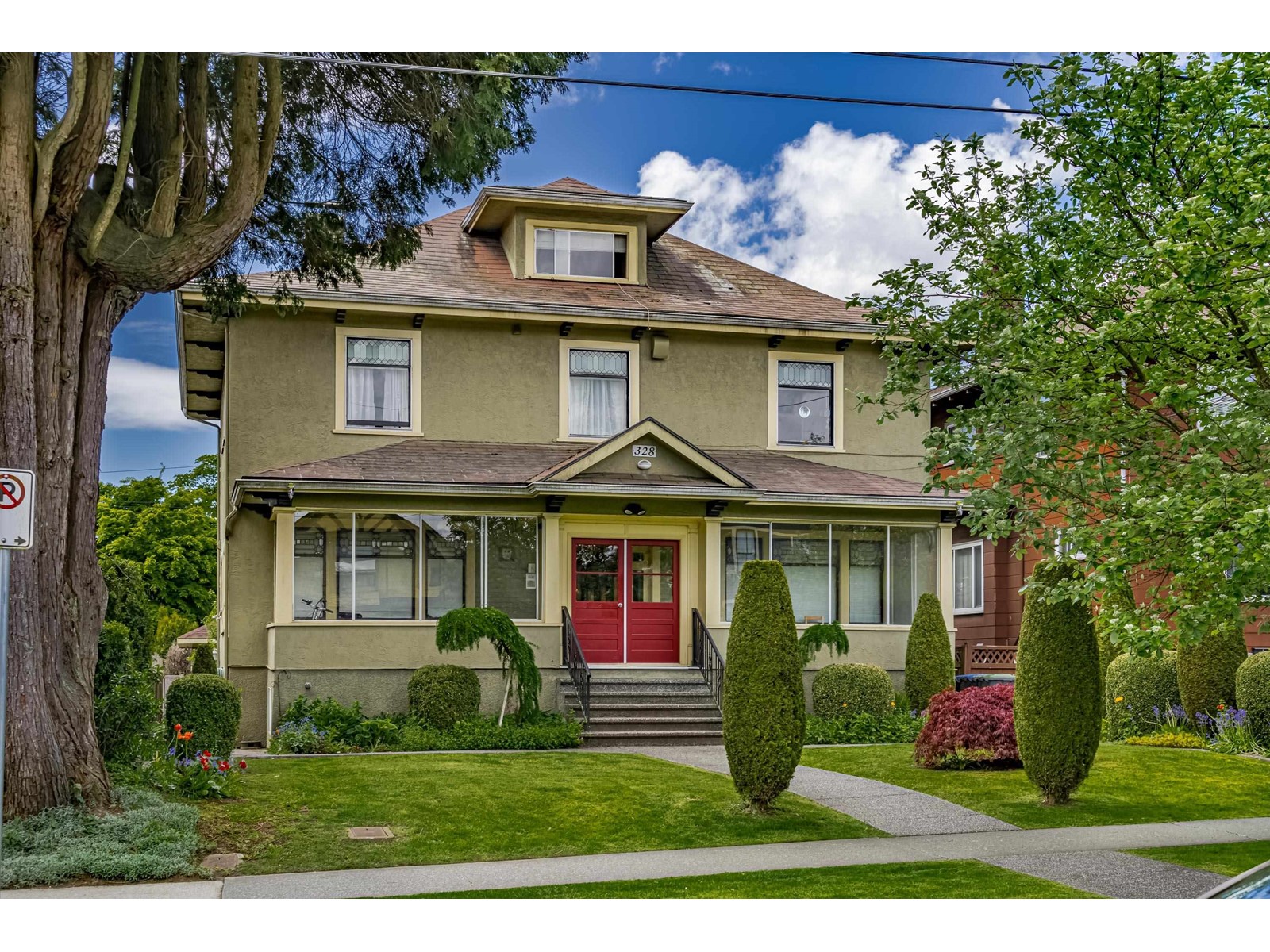 328 FOURTH STREET, New Westminster, British Columbia, V3L2V2