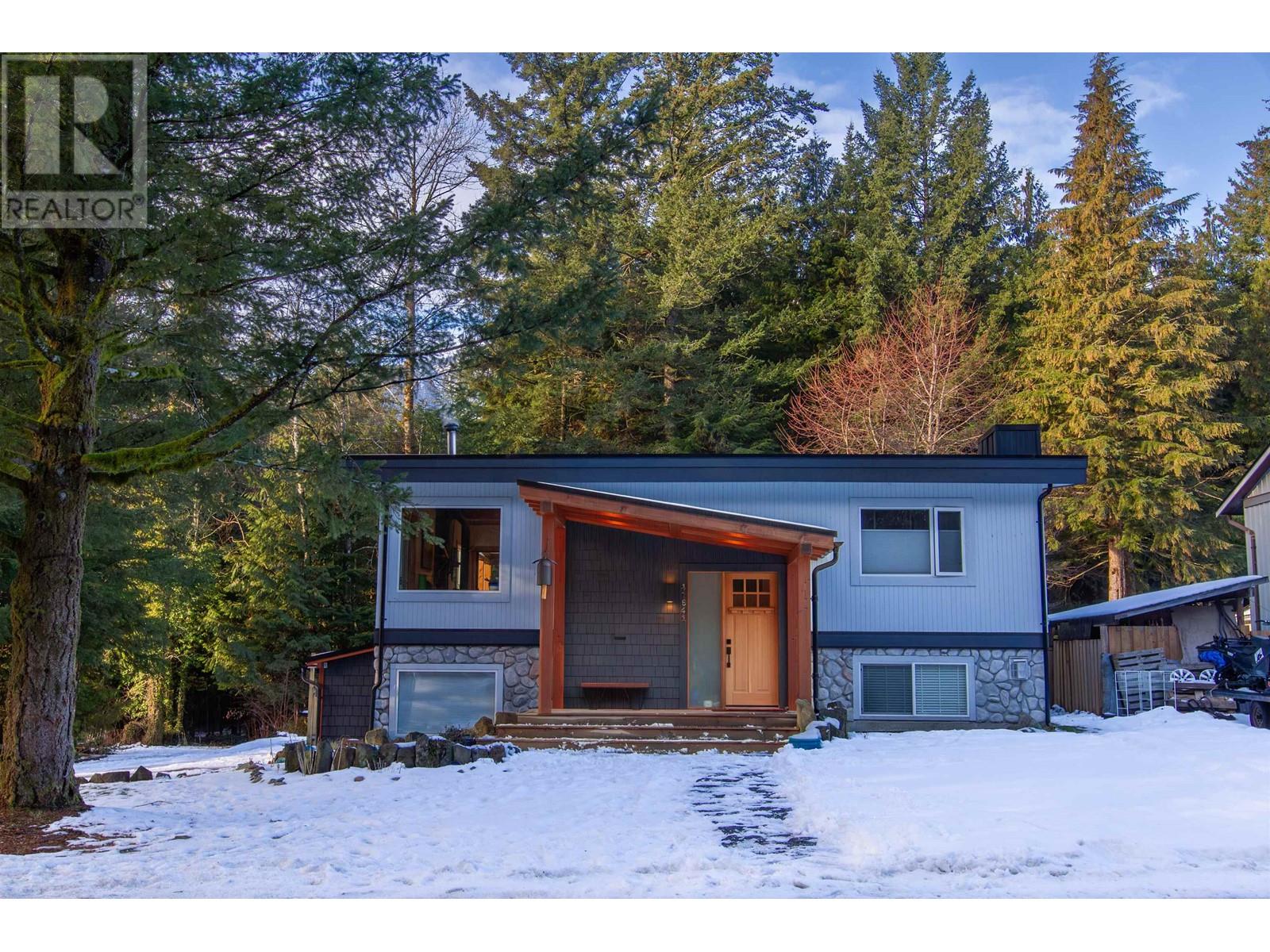 41941 ROSS ROAD, Squamish, British Columbia, V0N3G0