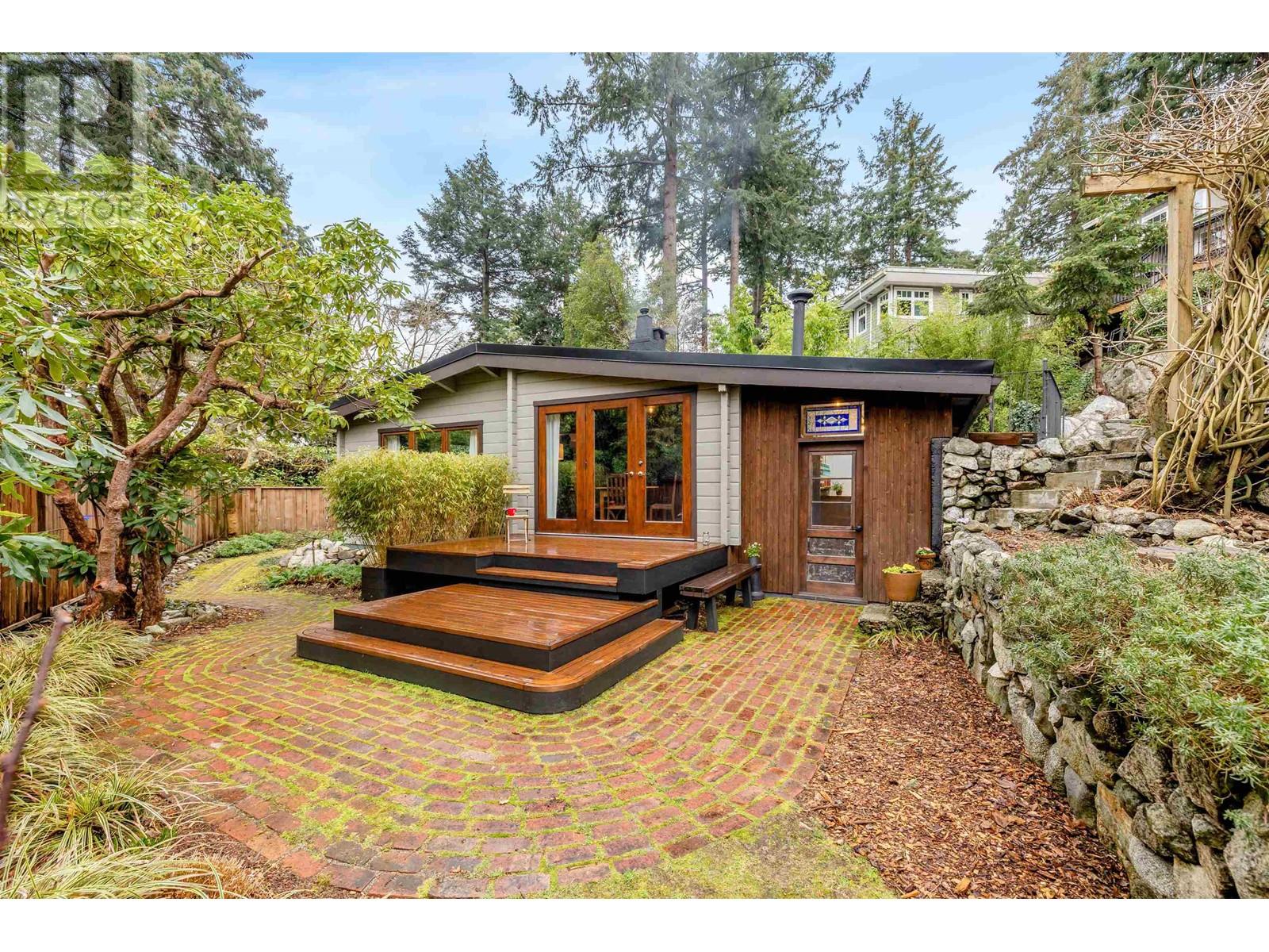 5817 EAGLE ISLAND, West Vancouver, British Columbia, V7W1V6